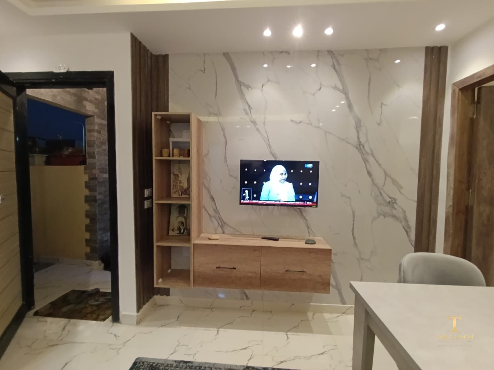 Studio with Private Entrance