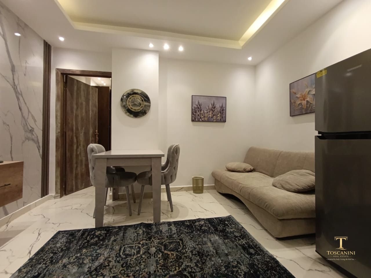 Studio with Private Entrance