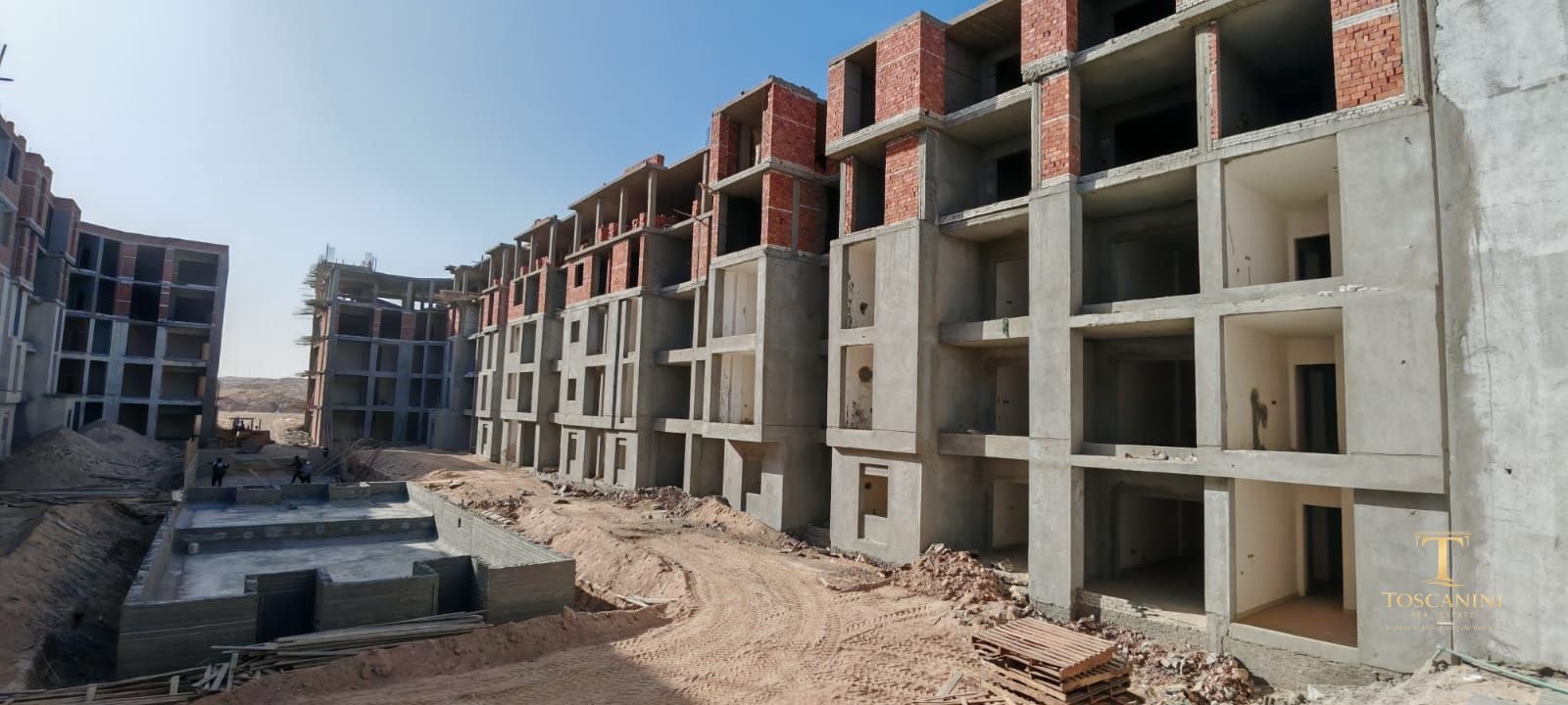 Platinum Resort — Magawish, Hurghada 📍 Opposite Mercure Hotel, next to Albatros Hotels 🏗️ Developer: Orbit Company — Owner of Gravity Hotels